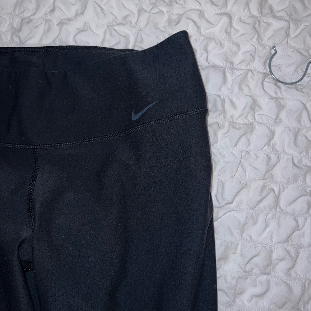 Nike Black Leggings Sleek Design